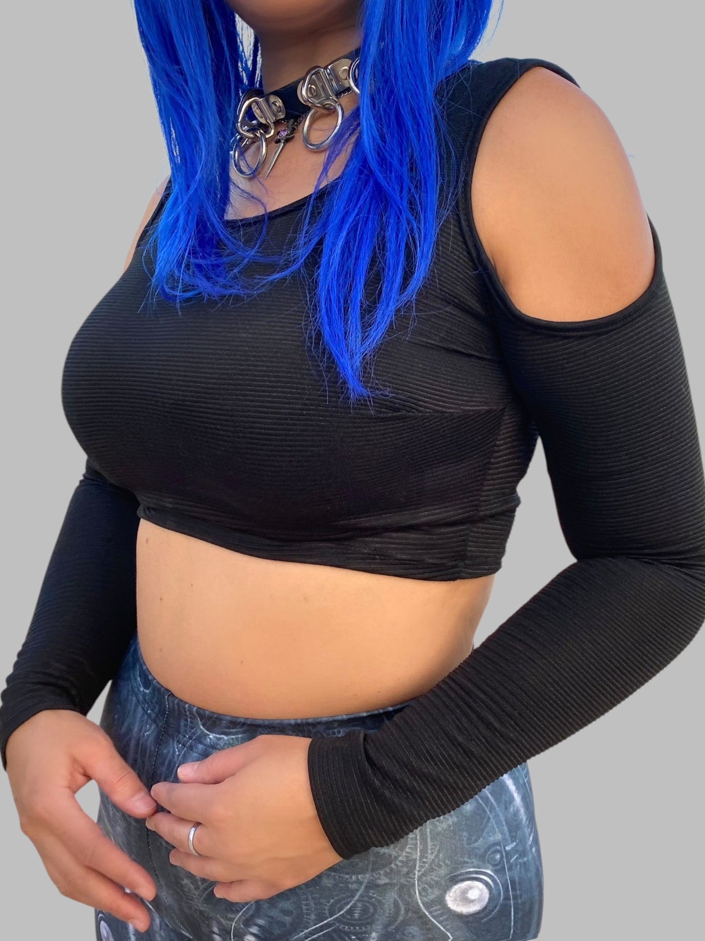 2B BEBE Black Cutout Ribbed Crop Top