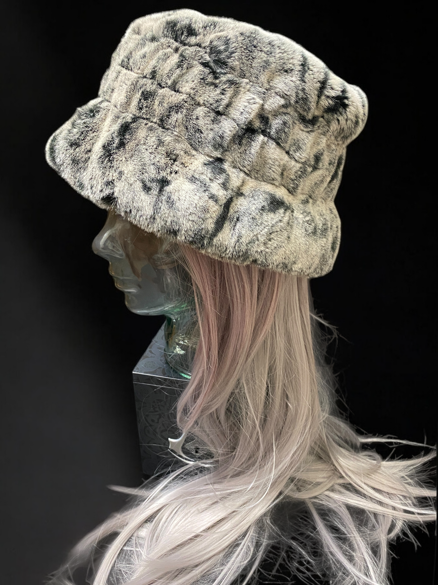 Vintage 90s-Y2K Plush Bucket Hat