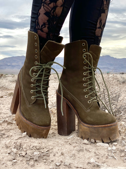 Vintage Jeffrey Campbell Olive Green Genuine Nubuck Leather Sherpa Wood Platform Boots