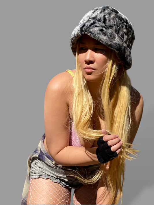 Vintage 90s-Y2K Plush Bucket Hat