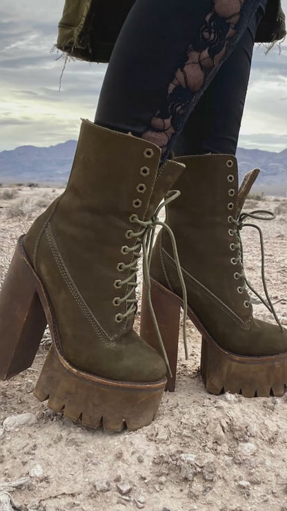 Vintage Jeffrey Campbell Olive Green Genuine Nubuck Leather Sherpa Wood Platform Boots